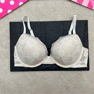 Y2k Victoria’s Secret Dream angels white lace Embroidered Padded Push Up Bra 36C